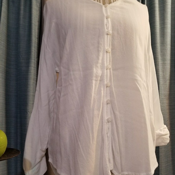 🌻🌺🌻LIZ CLAIBORNE WHITE TUNIC!! - Picture 3 of 5